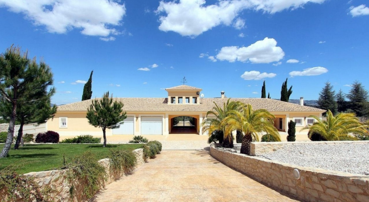 Resale - 6 Bedroom 8 Bathroom Villa in Penàguila - - Alicante Resale - 6 Bedroom 8 Bathroom Villa in Penàguila - - Alicante