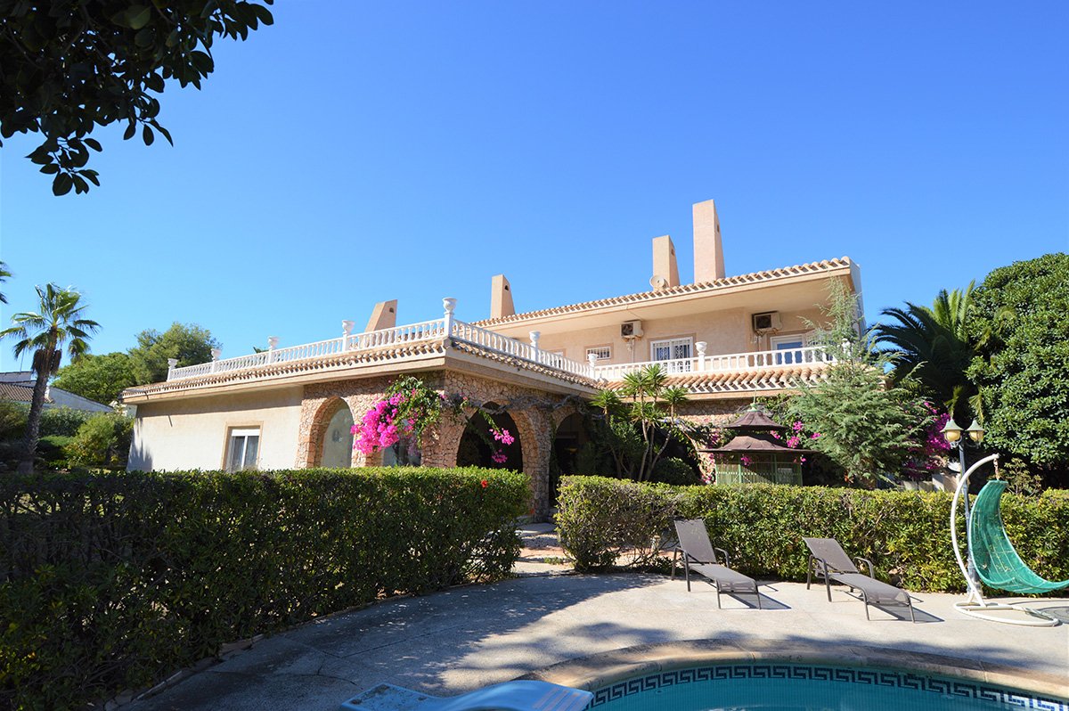 6 Bedroom 5 Bathroom Plot in Orihuela Costa