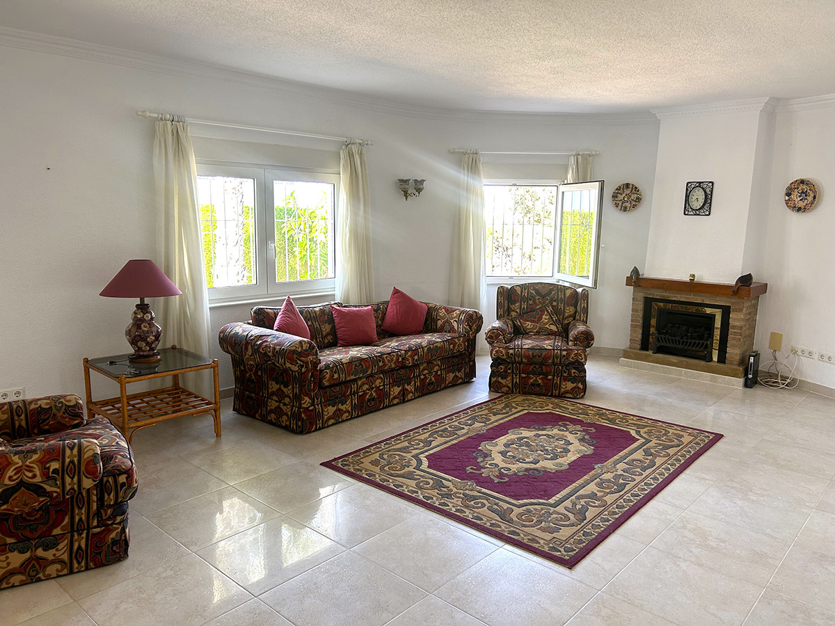 Resale - 3 Bedroom 3 Bathroom Villa in Orihuela Costa - Cabo Roig - Alicante Resale - 3 Bedroom 3 Bathroom Villa in Orihuela Costa - Cabo Roig - Alicante