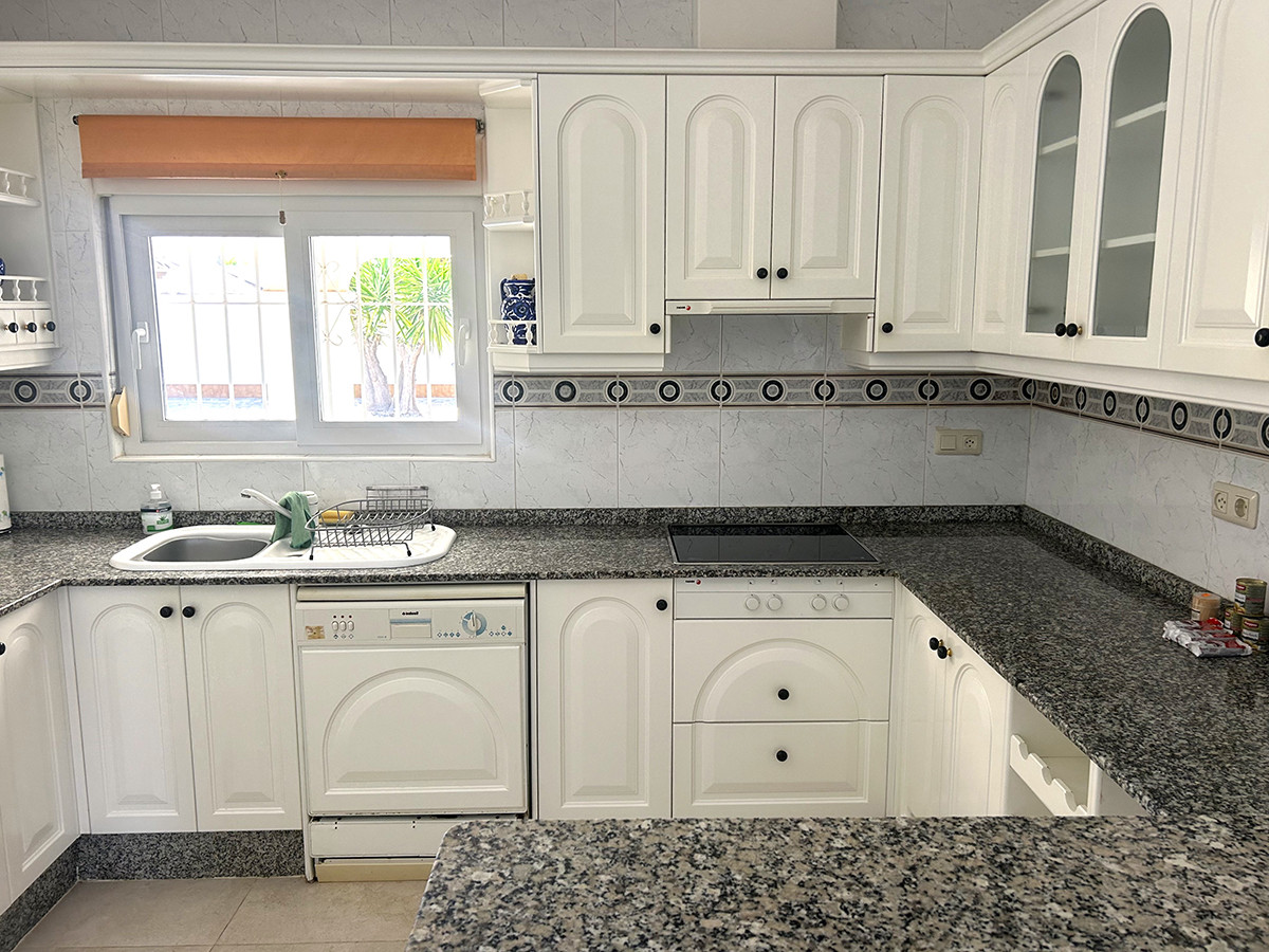 Resale - 3 Bedroom 3 Bathroom Villa in Orihuela Costa - Cabo Roig - Alicante Resale - 3 Bedroom 3 Bathroom Villa in Orihuela Costa - Cabo Roig - Alicante