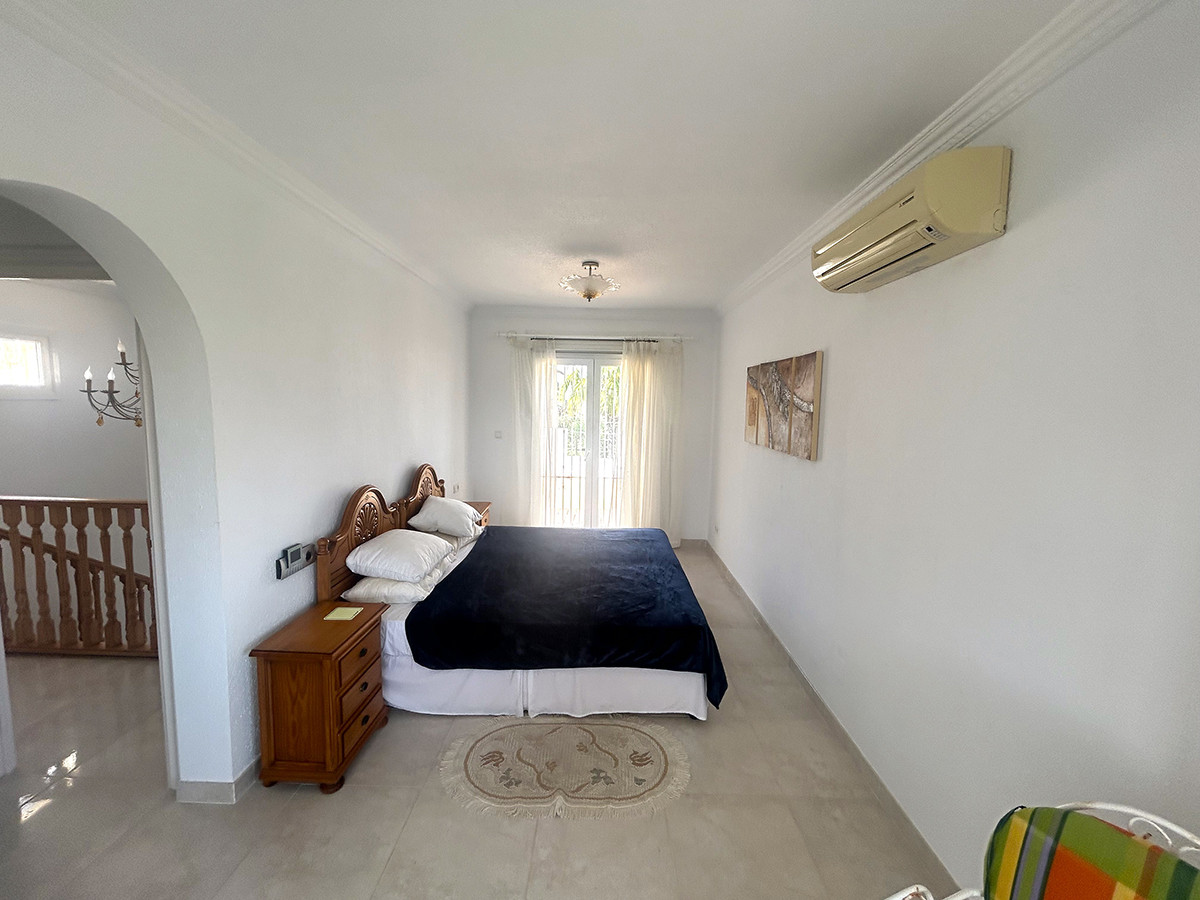 Resale - 3 Bedroom 3 Bathroom Villa in Orihuela Costa - Cabo Roig - Alicante Resale - 3 Bedroom 3 Bathroom Villa in Orihuela Costa - Cabo Roig - Alicante