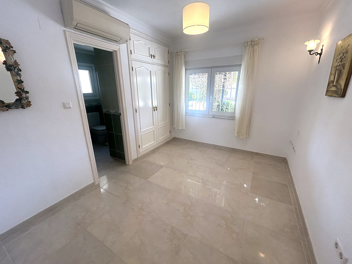 Resale - 3 Bedroom 3 Bathroom Villa in Orihuela Costa - Cabo Roig - Alicante Resale - 3 Bedroom 3 Bathroom Villa in Orihuela Costa - Cabo Roig - Alicante
