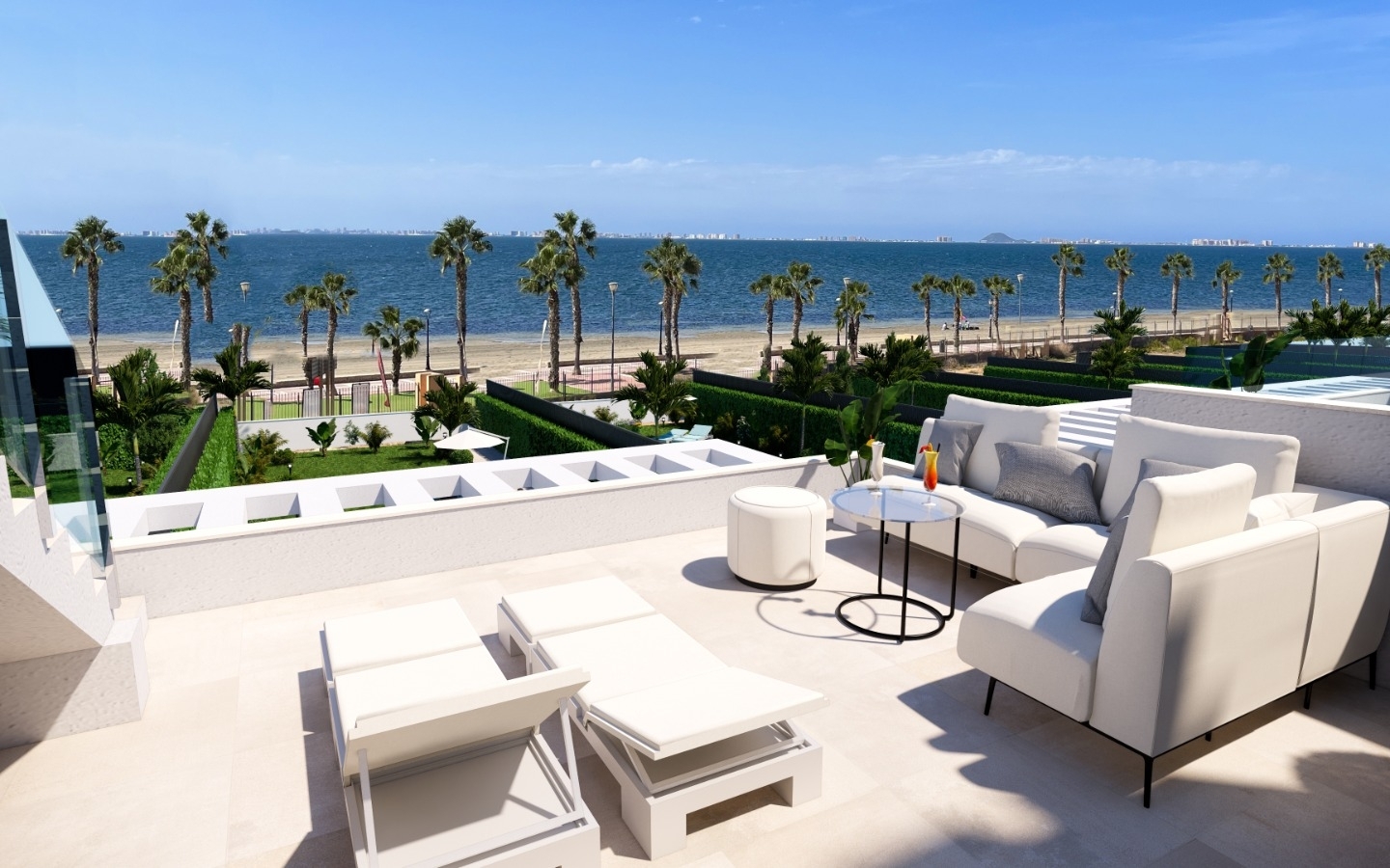 Property on the beach. Fantastic view to La Manga. Your own gate to the beach and the beach promenade. Sun roof with yacuzzi.