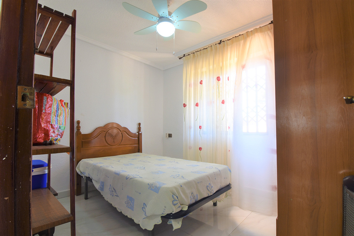 Resale - 3 Bedroom 1 Bathroom Flat / Apartment in Orihuela Costa - La Zenia - Alicante