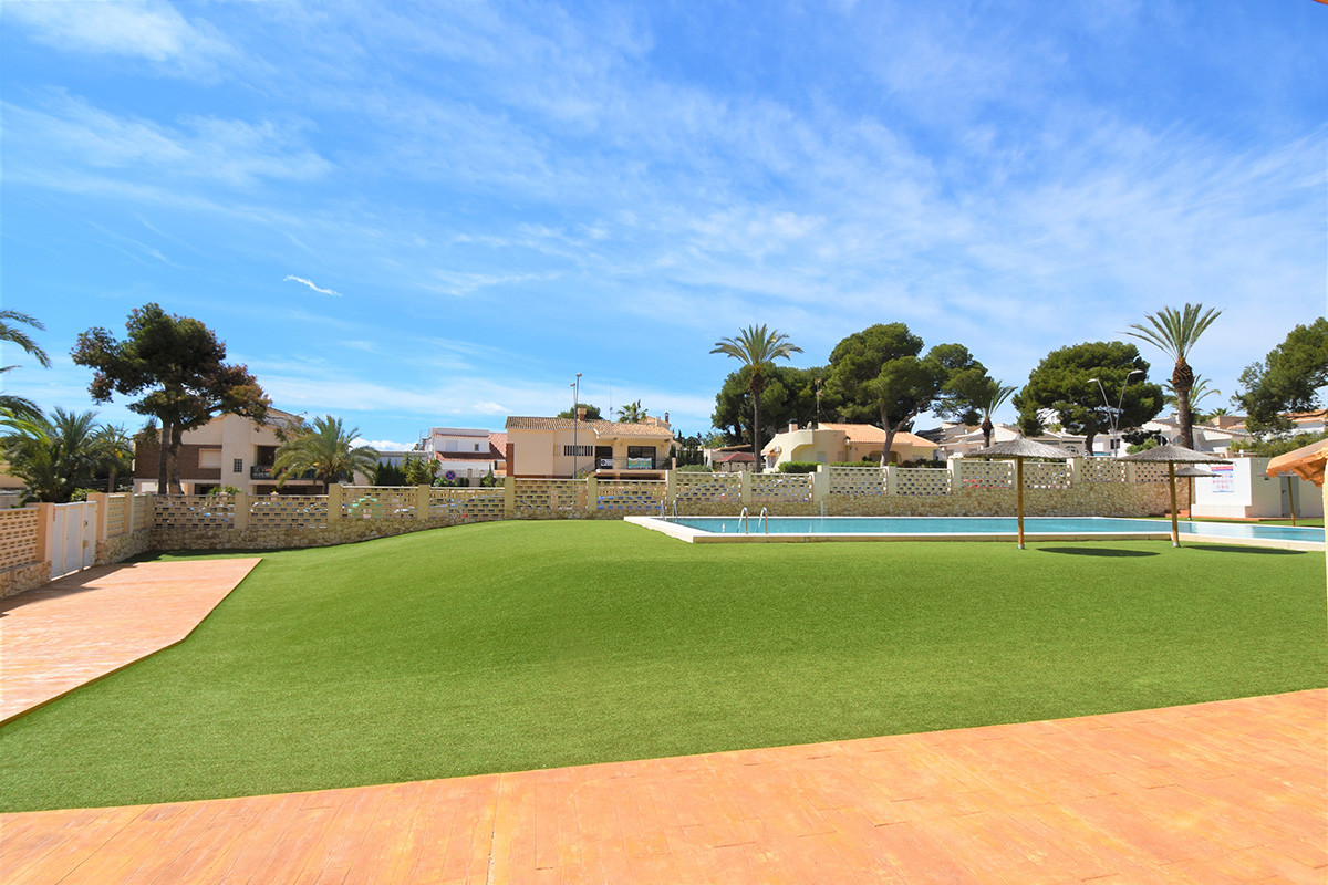 Resale - 3 Bedroom 1 Bathroom Flat / Apartment in Orihuela Costa - La Zenia - Alicante
