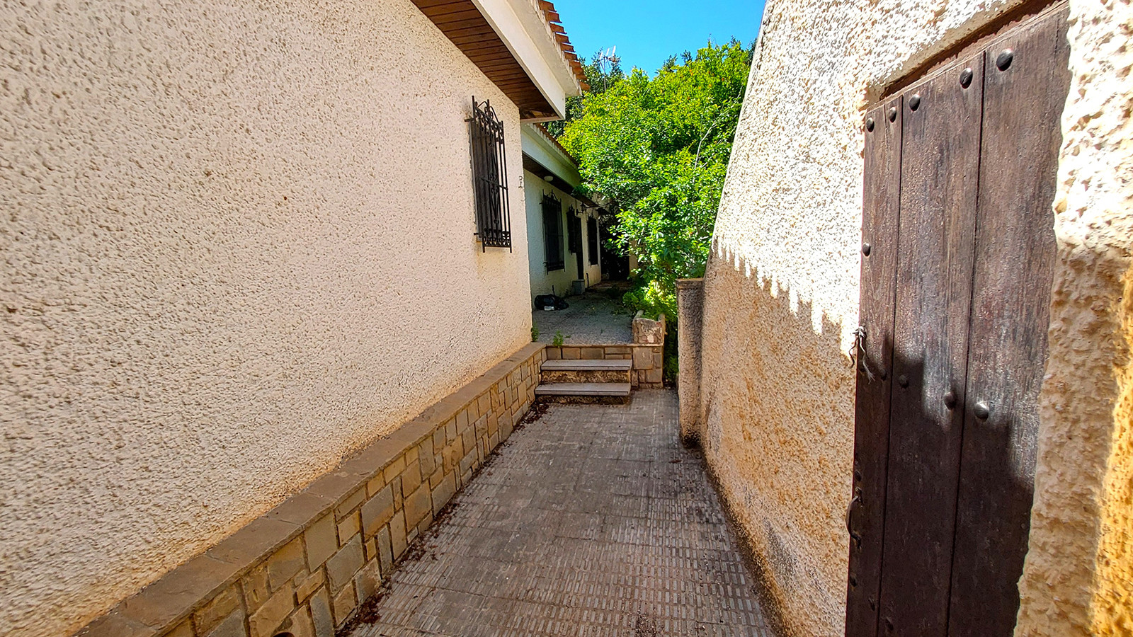 Resale - 5 Bedroom 3 Bathroom Villa in Orihuela Costa - Campoamor - Alicante