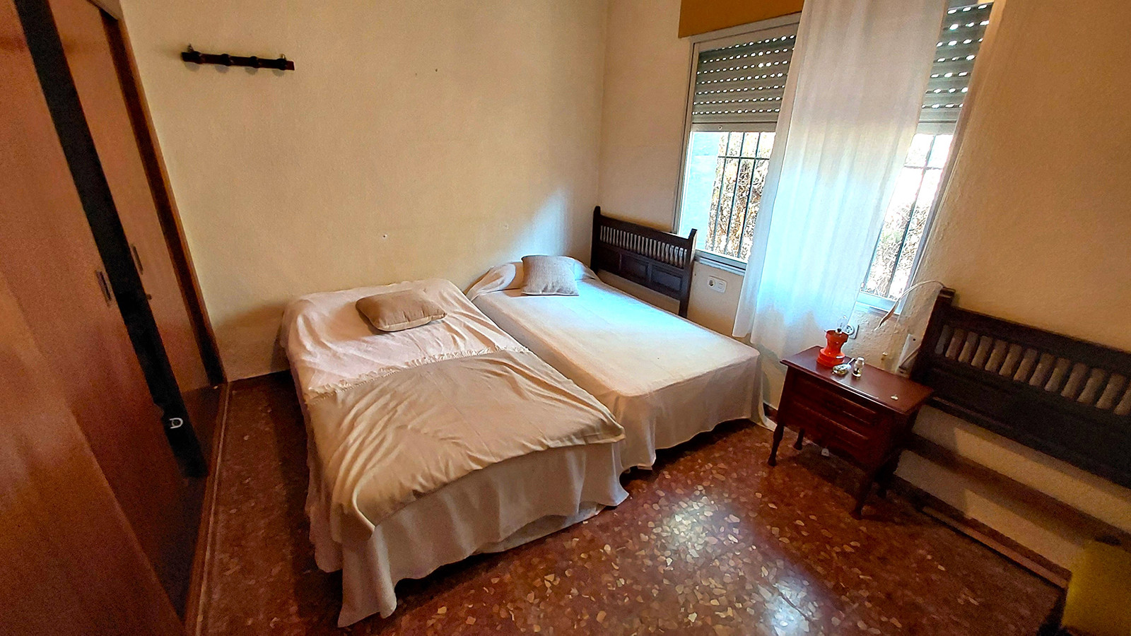 Resale - 5 Bedroom 3 Bathroom Villa in Orihuela Costa - Campoamor - Alicante