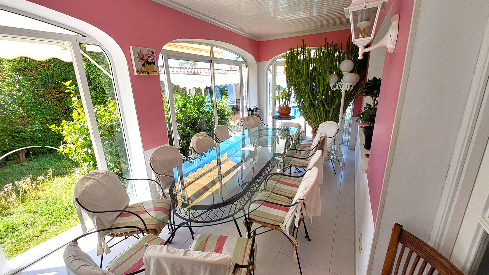 Resale - 6 Bedroom 3 Bathroom Villa in Orihuela Costa - Campoamor - Alicante