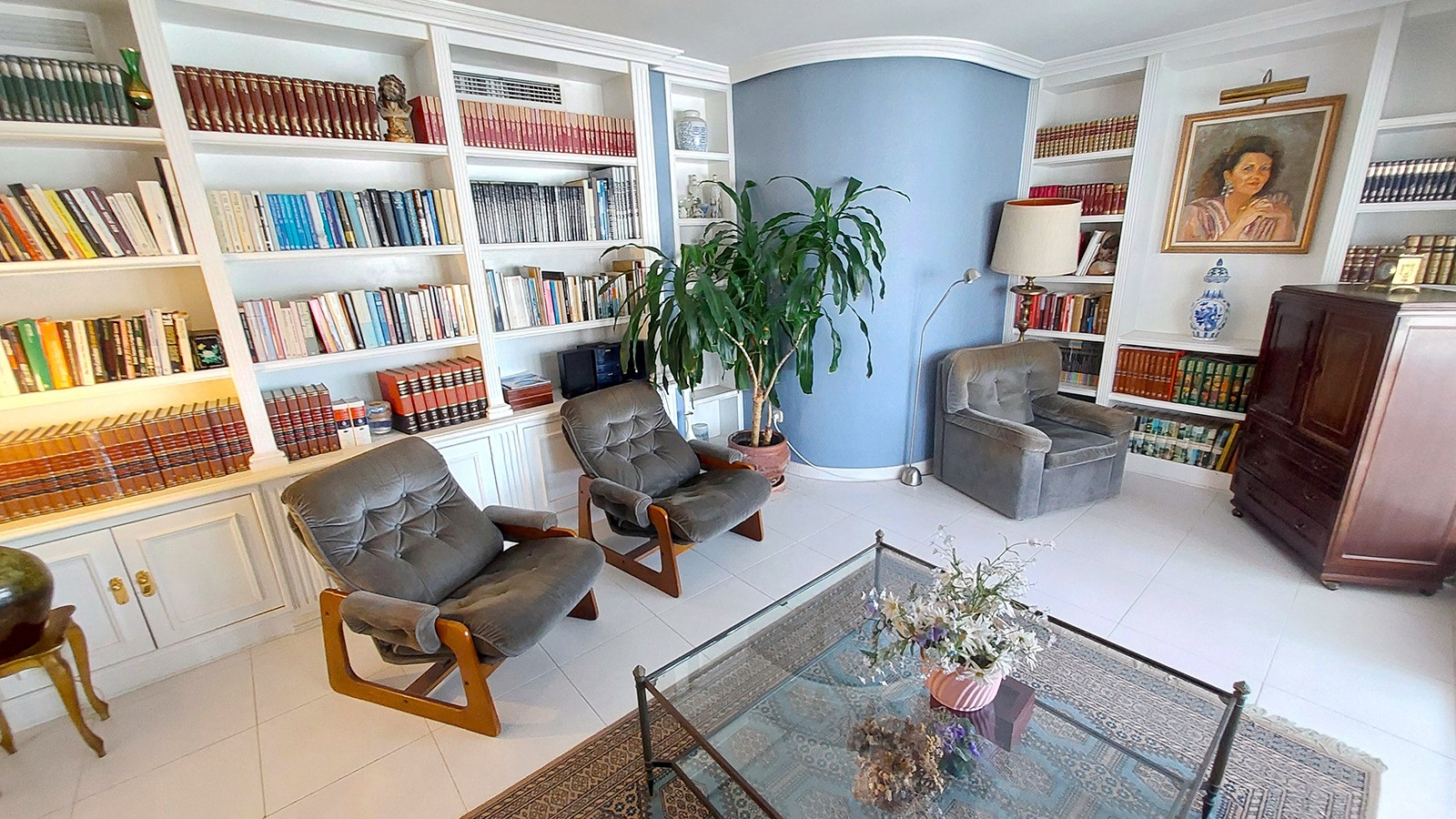 Resale - 6 Bedroom 3 Bathroom Villa in Orihuela Costa - Campoamor - Alicante