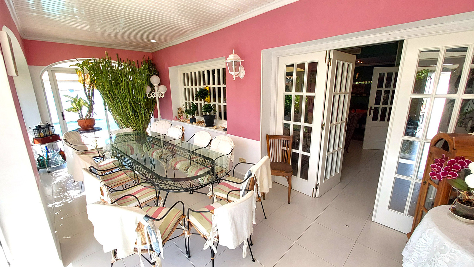 Resale - 6 Bedroom 3 Bathroom Villa in Orihuela Costa - Campoamor - Alicante