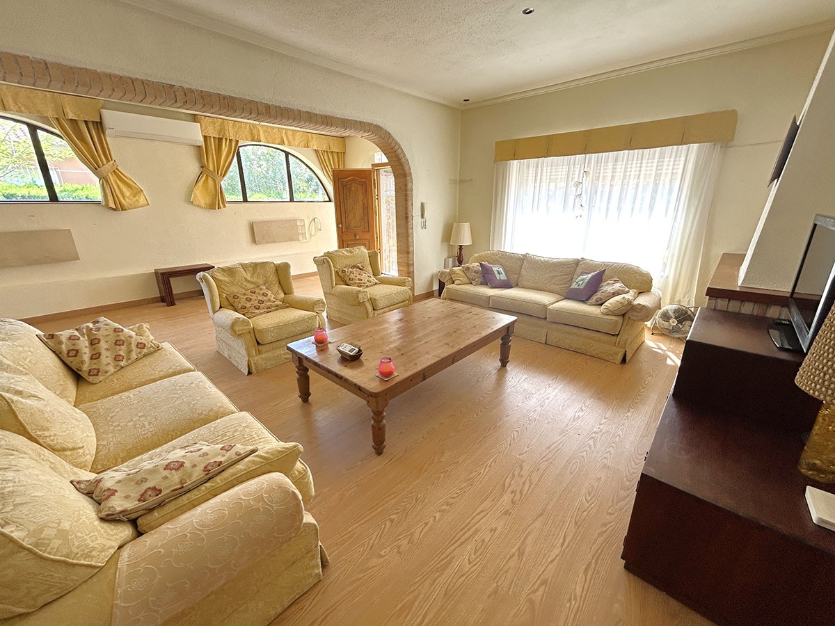 Resale - 3 Bedroom 2 Bathroom Villa in Orihuela Costa - Cabo Roig - Alicante