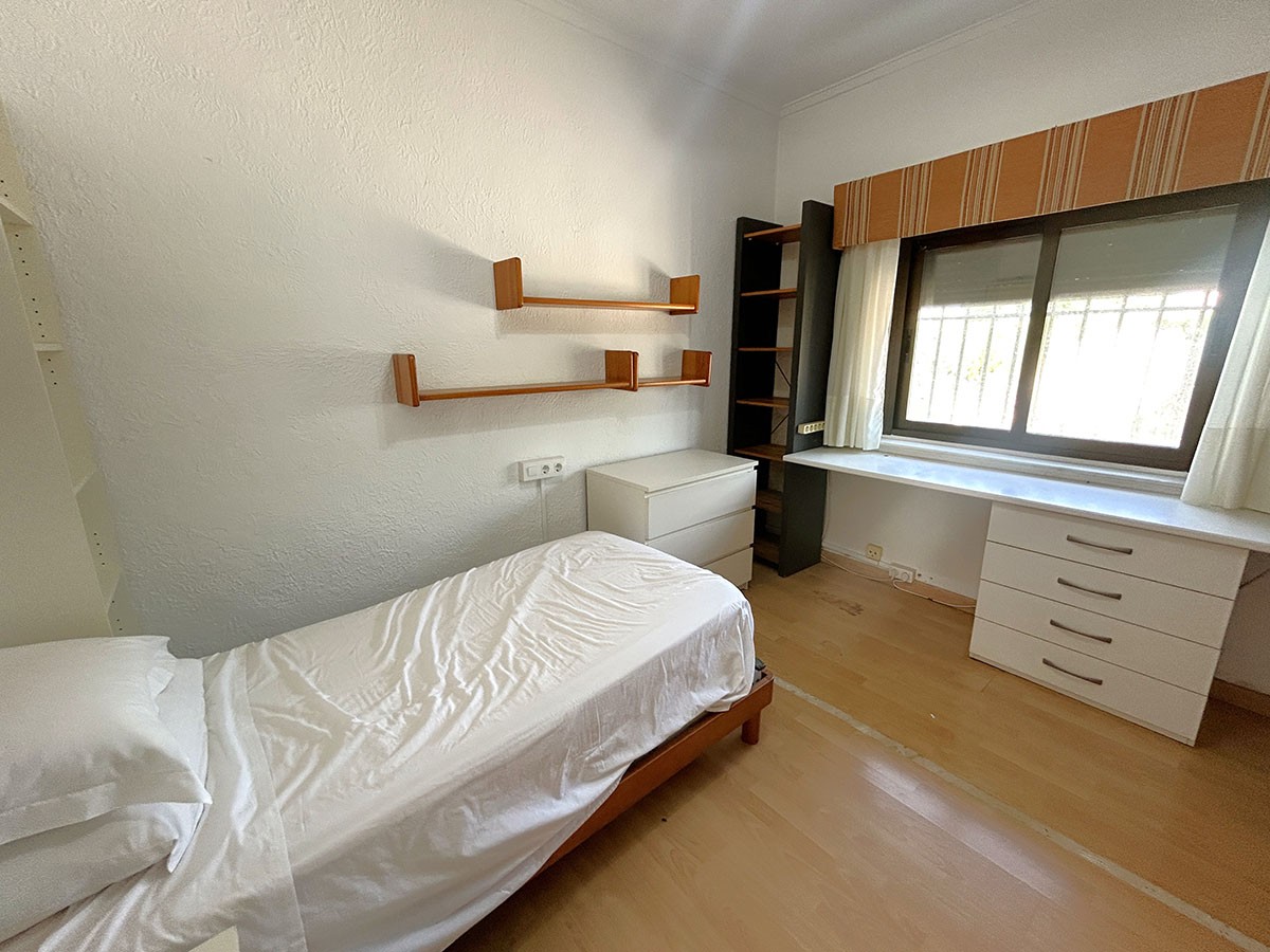 Resale - 3 Bedroom 2 Bathroom Villa in Orihuela Costa - Cabo Roig - Alicante