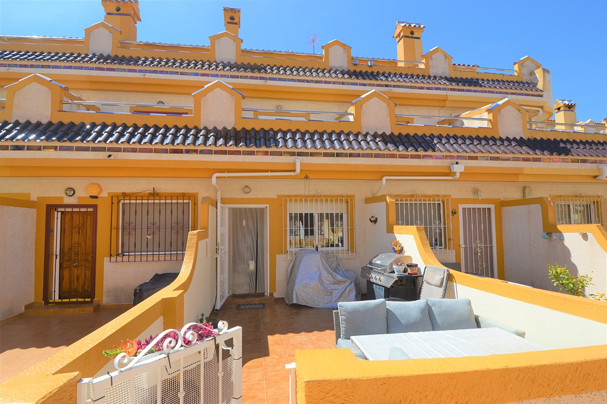 3 Bedroom 3 Bathroom Townhouse in Orihuela Costa