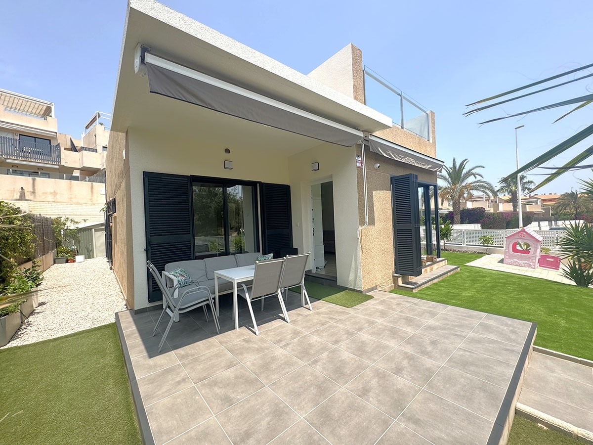 3 Bedroom 2 Bathroom Villa in Orihuela Costa